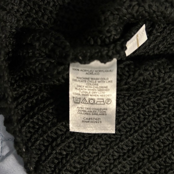 Black knit double V tank in size large. Purchased at Loft. - Picture 2 of 7